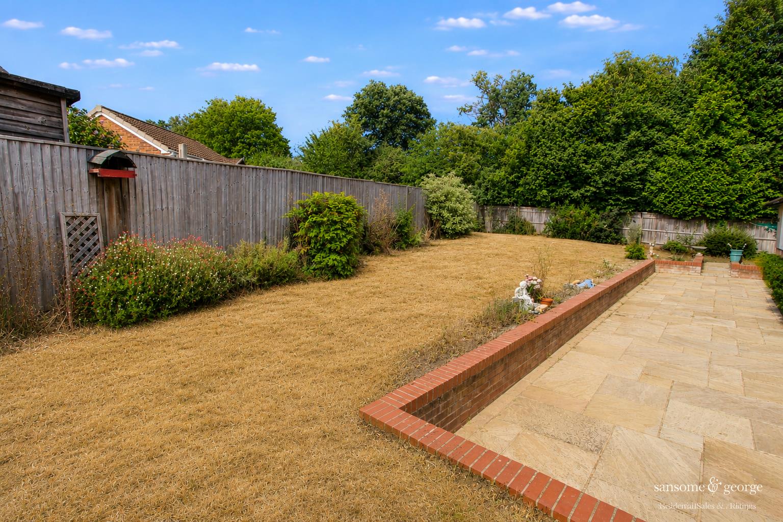Simons Close, Tilehurst, Reading